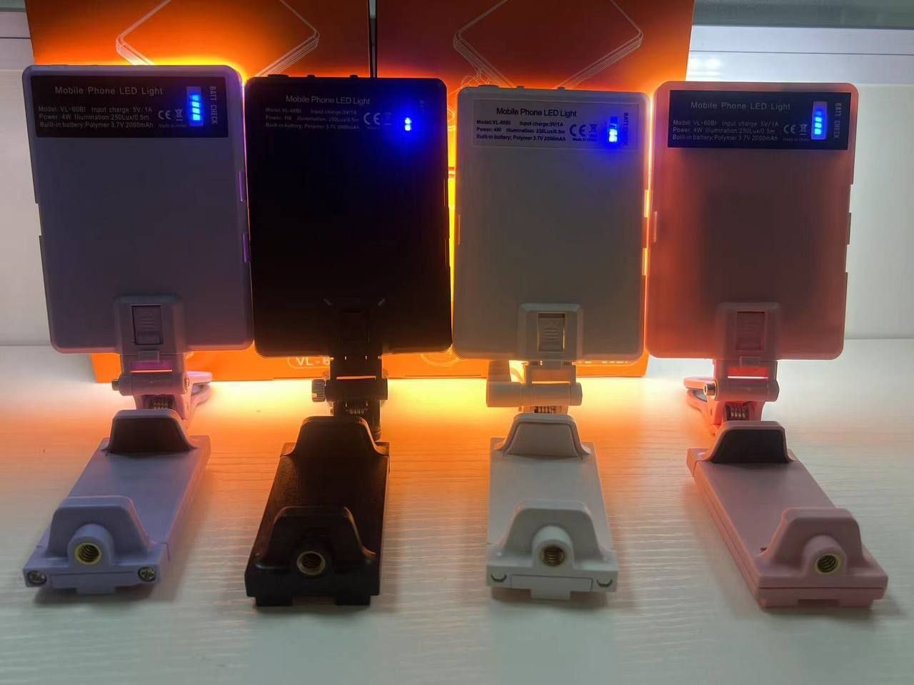 VL influencer mobile phone light