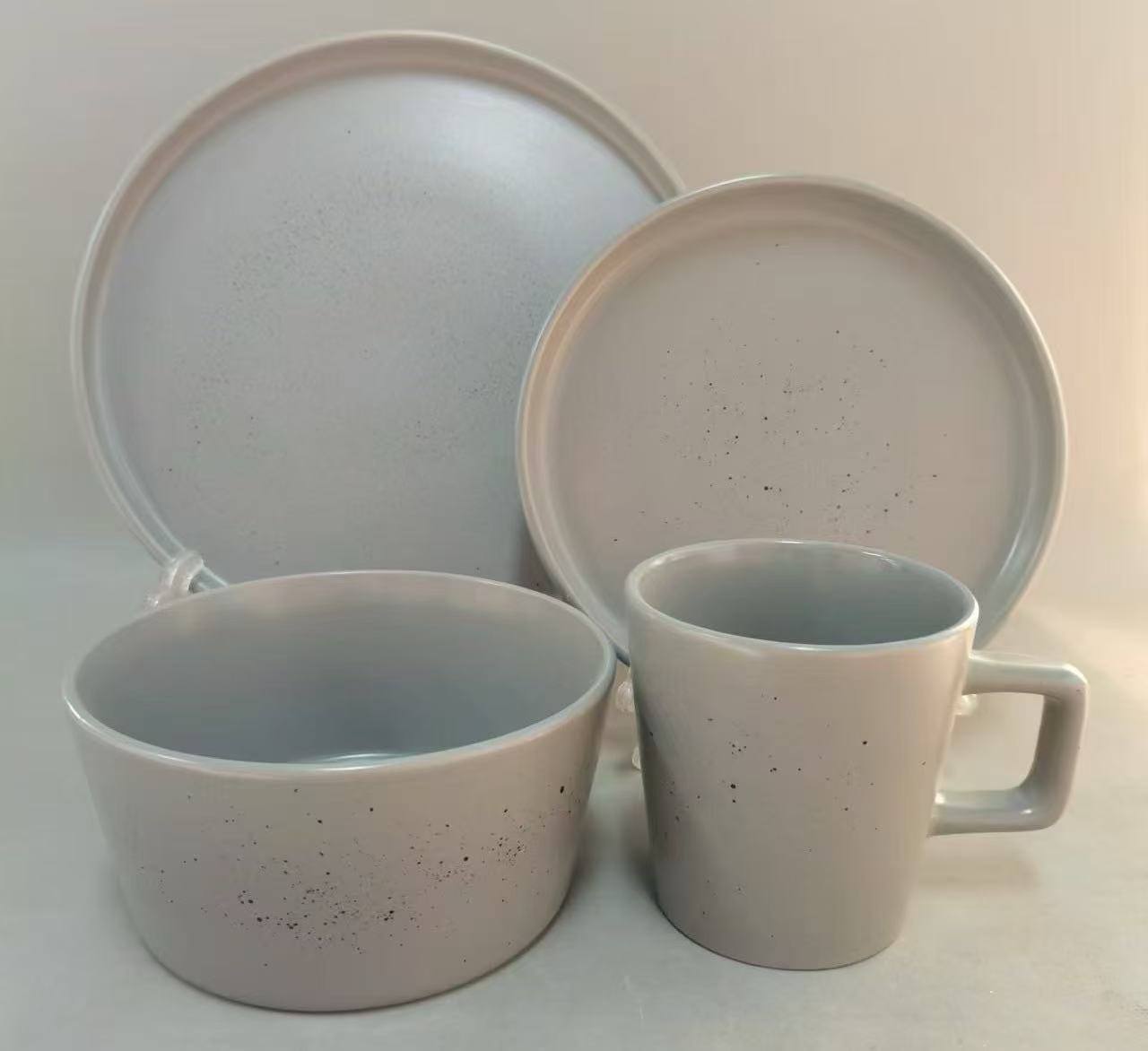 Cream colour 16 pieces dinner set
