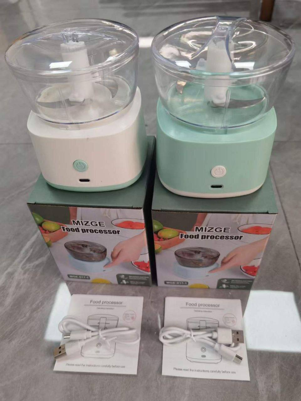 Rechargeable mini food processor