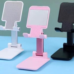 Foldable phone holder