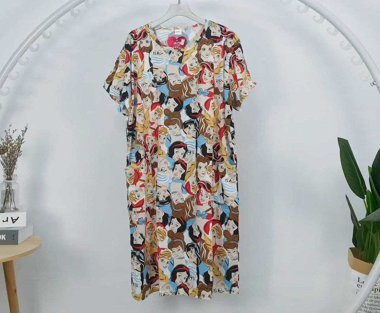 Character plus size night with pocket - Image 2