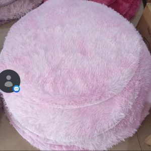 Fluffy mat 80cm by 80cm